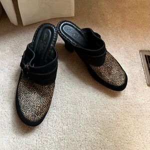 Born Crown Black/ Leopard Excellent Condition Mules